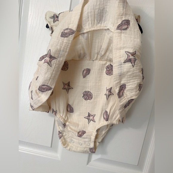 Carter's Cream Romper with Starfish and Shells - Picture 7 of 10